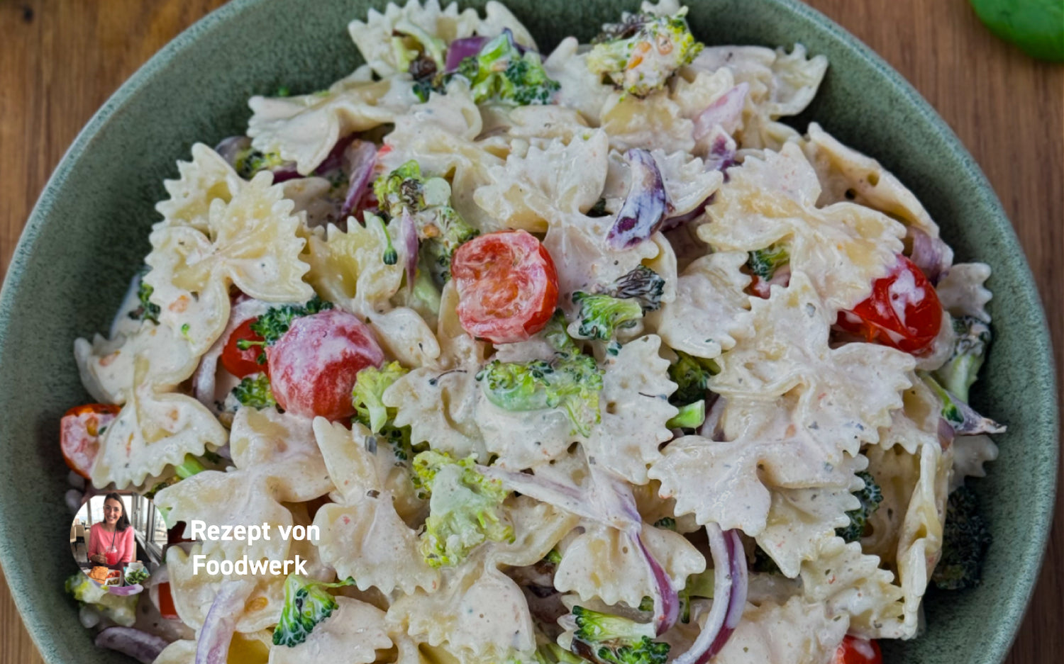 Brokkoli Feta Pasta mit Tomaten