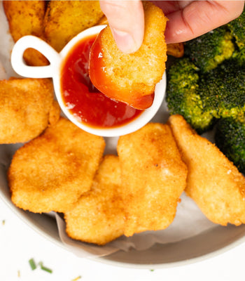 Knusprige Hähnchennuggets mit Kartoffelecken und Brokkoli - COSORI DE