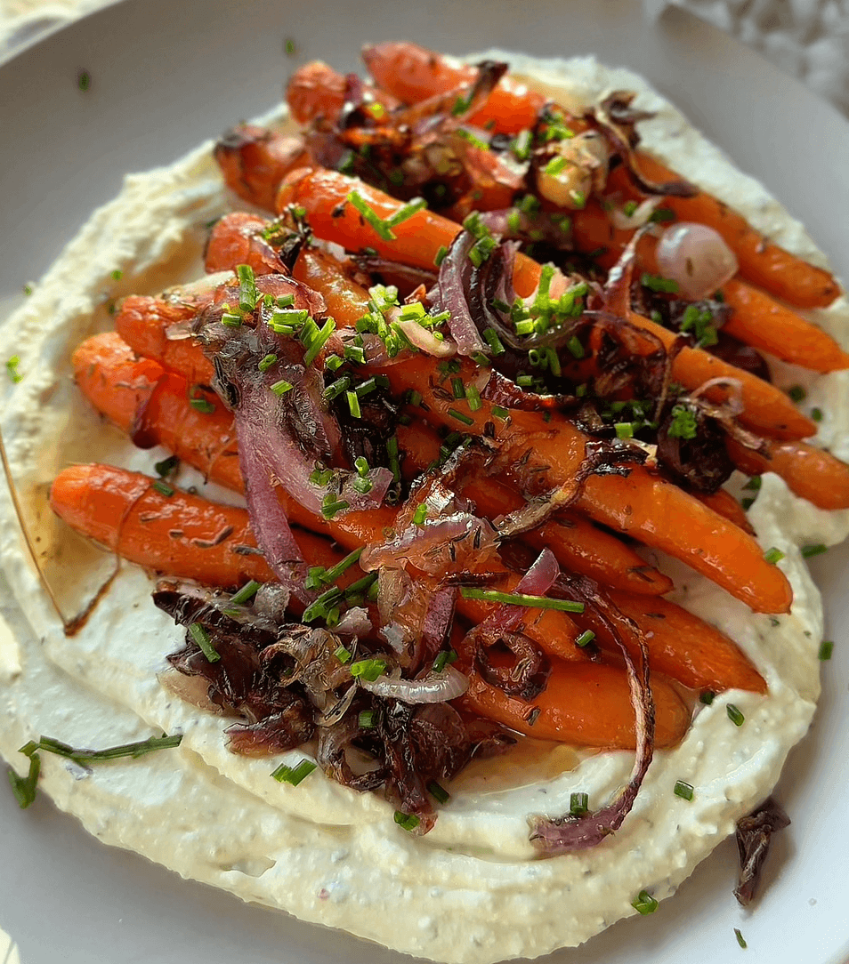 Honigglasierte Karotten auf Feta-Creme